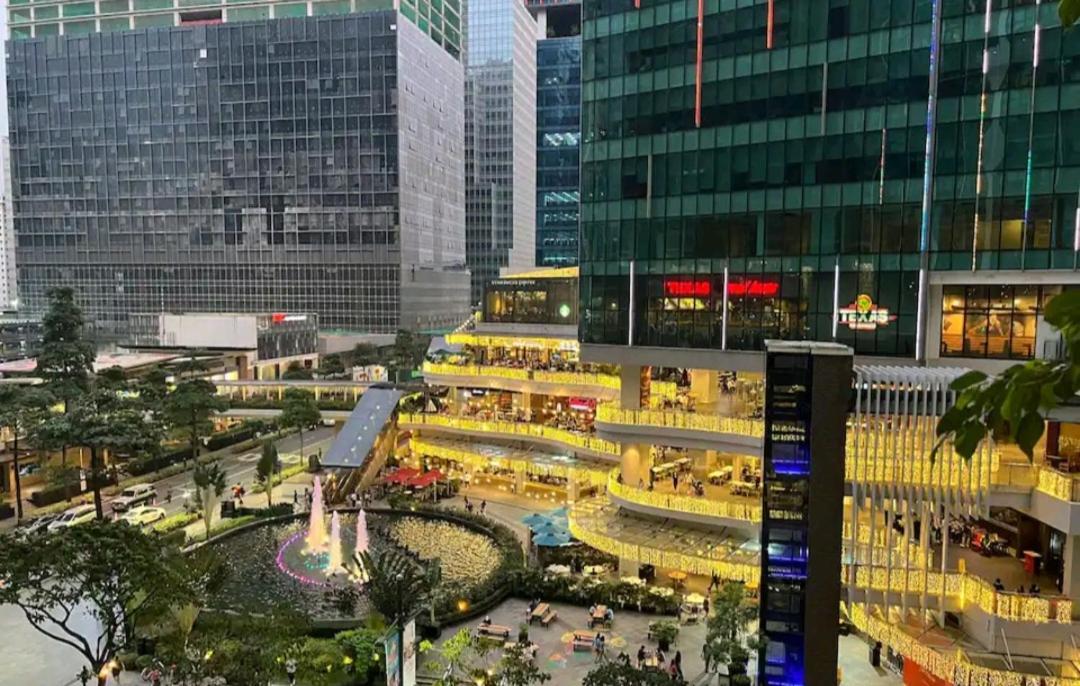 One Uptown Opposite Of Grandhyatt Hotel Manila Taguig City Номер фото